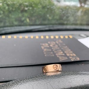 Rose gold ring. Used.